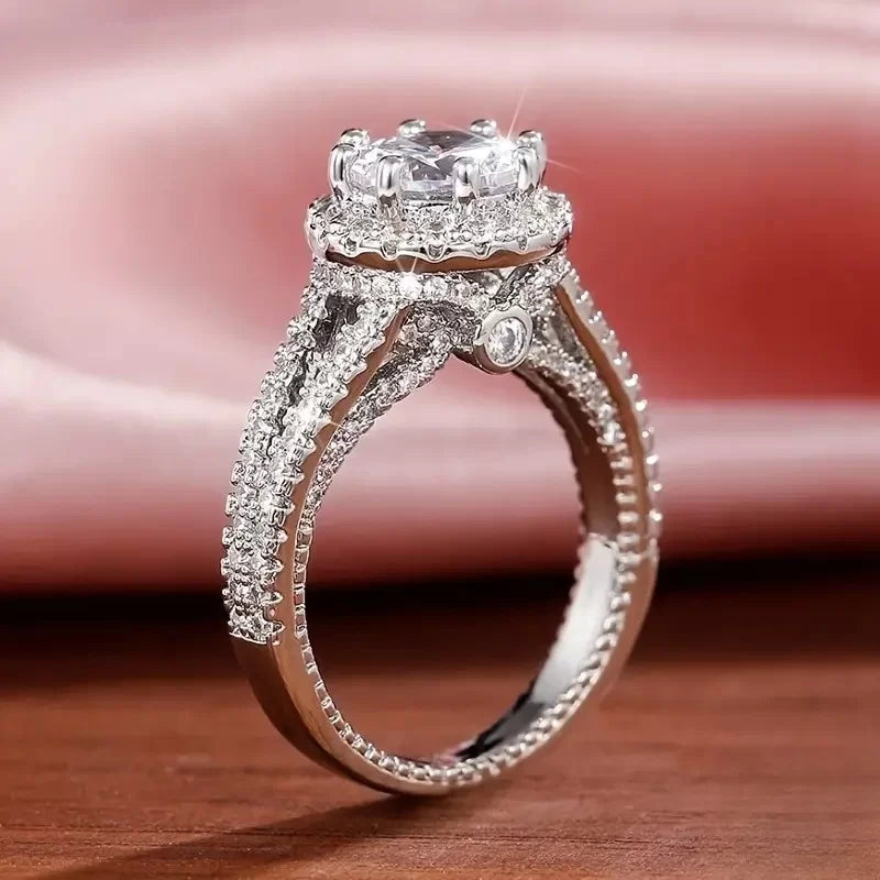 Elegant Luxury 2 Carat 925 Sterling Silver Moissanite Diamond Ring