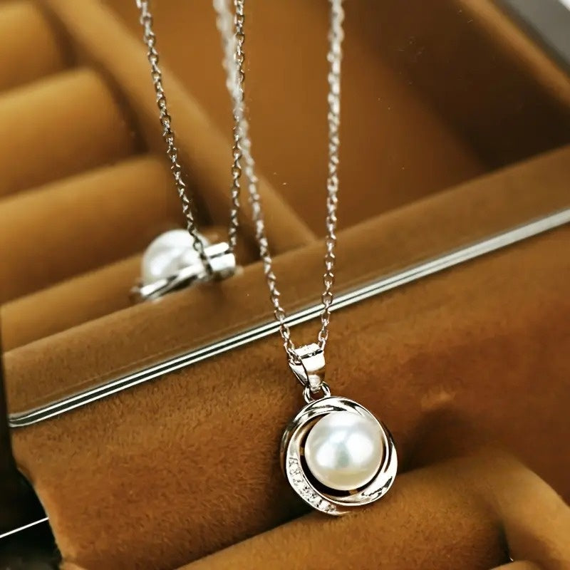 Pearl Pendant Necklace