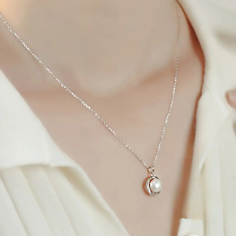 Silver Pearl Pendant Necklace