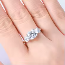 Anziw Women’s 3-Stone Moissanite Ring – 925 Silver